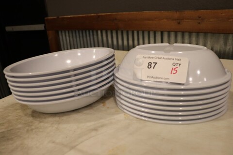 10" White Plastic Oval Bowl 
QTY 17
Your Bid x 17