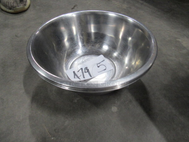 9 Inch Stainless Steel Mixing Bowl. 5XBID