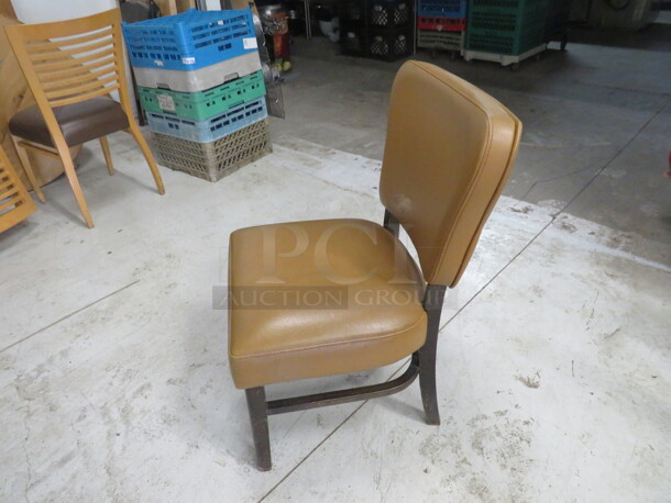 Wooden Chair With Cushioned Seat And Back. 4XBID - Image 2 of 2