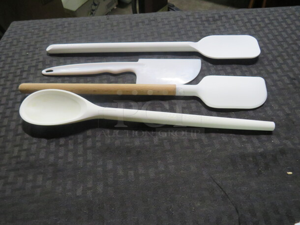 Assorted Utensils. 4XBID