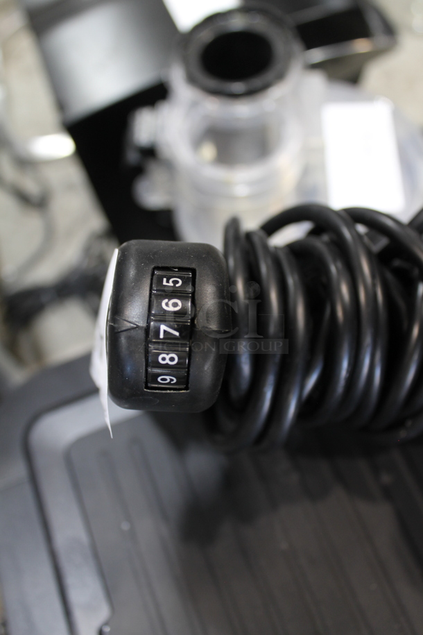 Waring WSB Commercial Immersion Blender Base. 120 Volts, 1 Phase.  - Image 2 of 3