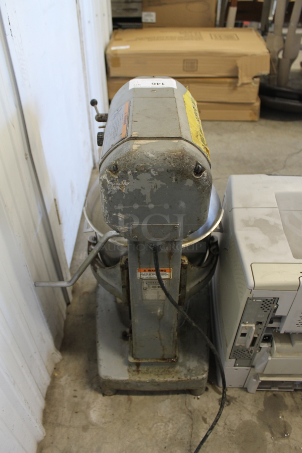 Hobart A200 Metal Commercial Countertop 20 Quart Planetary Dough Mixer w/ Stainless Steel Mixing Bowl, Bowl Guard and Dough Hook Attachment. 115 Volts, 1 Phase. Tested and Working! - Image 3 of 4