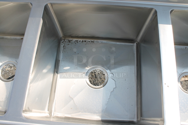 BRAND NEW SCRATCH AND DENT! Regency 60031717224 103" 16-Gauge Stainless Steel Three Compartment Commercial Sink with Galvanized Steel Legs and 2 Drainboards. Bays 17x17x12. Drain Boards 22x19x1 - Image 5 of 7