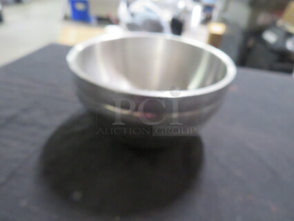 7.5 Inch SS Vollrath 1.7 Quart Beehive Serving Bowl. 3XBID. #46590. 