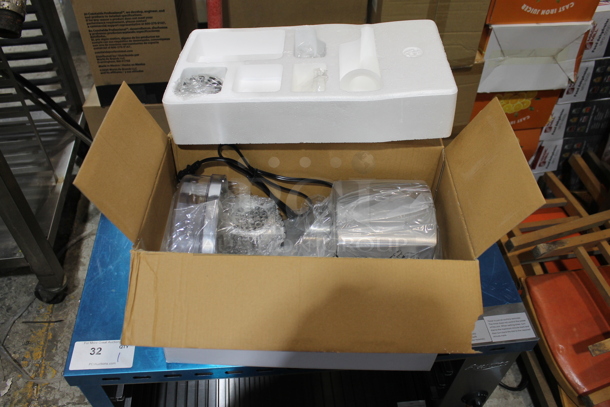 2 BRAND NEW IN BOX! Jasun JSMG 361 Metal Countertop Meat Grinder. 110 Volts, 1 Phase. 2 Times Your Bid! - Image 2 of 6