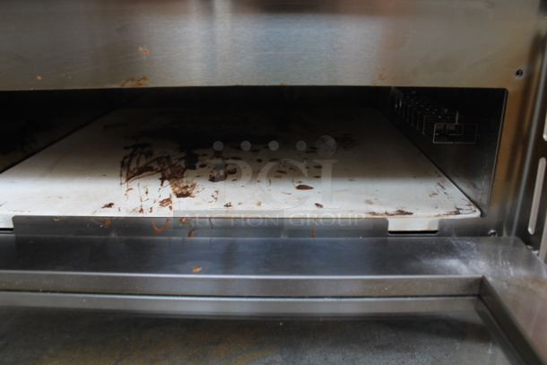 Avantco 177DPO18DS Stainless Steel Commercial Countertop Electric Powered Single Deck Pizza Oven w/ Cooking Stone. 120 Volts, 1 Phase. Tested and Working! - Image 3 of 4