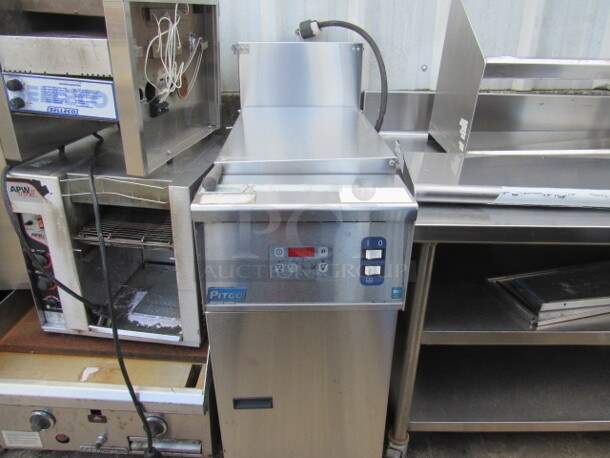 One 16.5 Gallon Pitco Rethermalizer. Model# SRTE. 208 Volt. 16.5X36X46.5. $9305.79