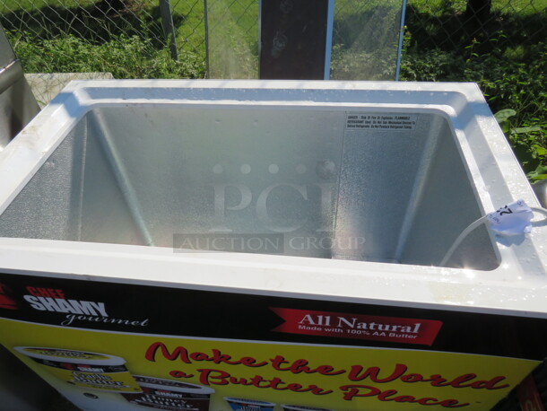 One Thomson Display Freezer. 115 Volt. # TRF710-B-SM. 35.5X21X31 - Image 2 of 2