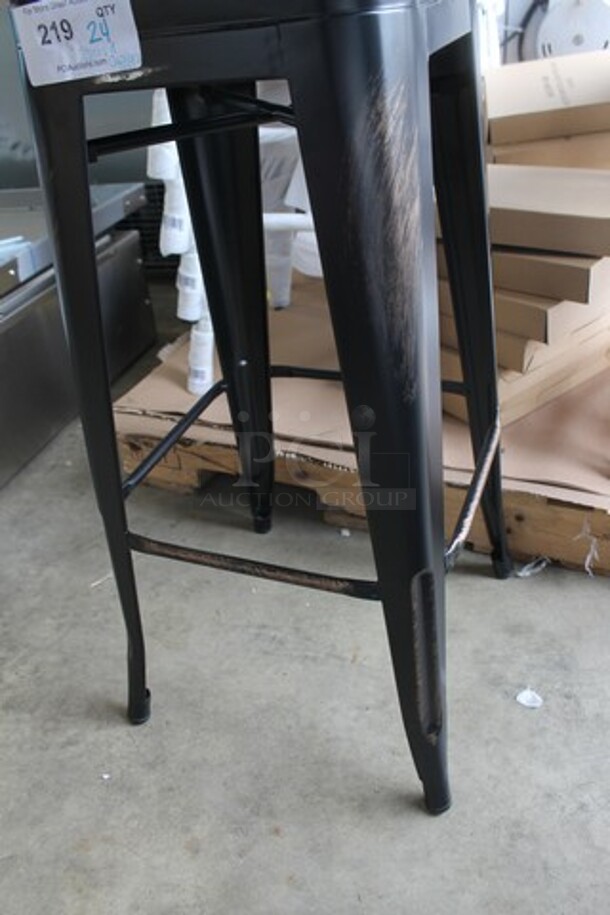 24 BRAND NEW SCRATCH AND DENT! Lancaster Table & Seating 164BMBKLSCPD Alloy Series Distressed Copper Outdoor Backless Barstool w/ 164CUSHAL BBK Indoor Barstool Black Vinyl Cushion. 24 Times Your Bid! - Image 5 of 9