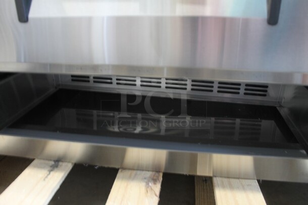BRAND NEW SCRATCH AND DENT! 2023 Avantco 178CBE84HC Stainless Steel Commercial 4 Drawer Chef Base. 115 Volts, 1 Phase. Cannot Test. - Image 6 of 10