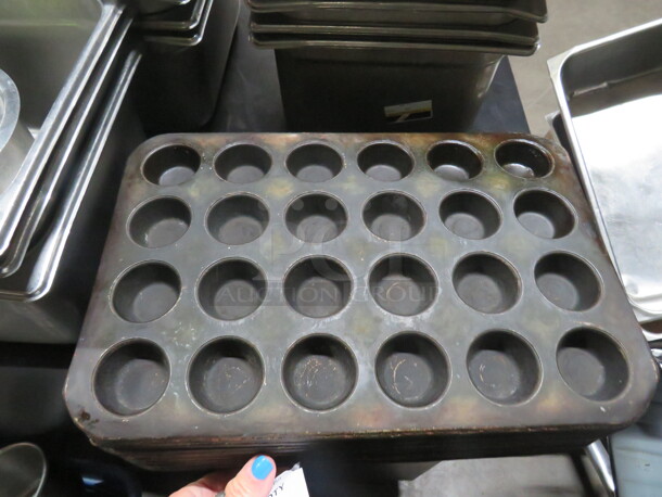 24 Hole Mini Muffin Pan. 6XBID