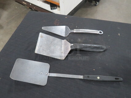 Assorted Utensils. 3XBID