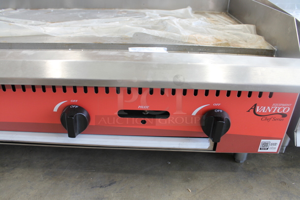 Avantco 177CAG48MG Stainless Steel Commercial Countertop Natural Gas Powered Flat Top Griddle. 120,000 BTU.  - Image 4 of 7
