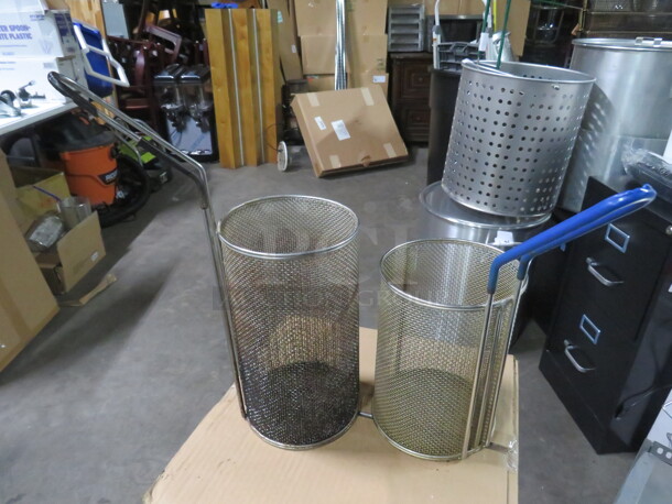 Assorted Round Basket. 2XBID - Image 1 of 1