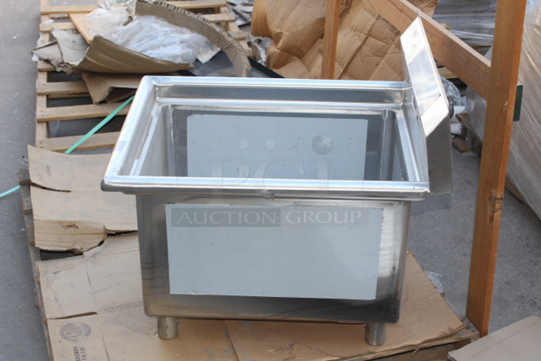 BRAND NEW SCRATCH & DENT! Regency 23" 16 Gauge Stainless Steel One Compartment Commercial Sink - 18" x 24" x 14" Bowl - Sink component only.  - Image 3 of 6