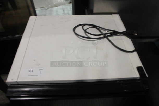 2015 True GDM-07-LD ENERGY STAR Metal Commercial Mini Cooler Merchandiser w/ Poly Coated Rack. 115 Volts, 1 Phase. Tested and Powers On But Does Not Get Cold - Image 2 of 7