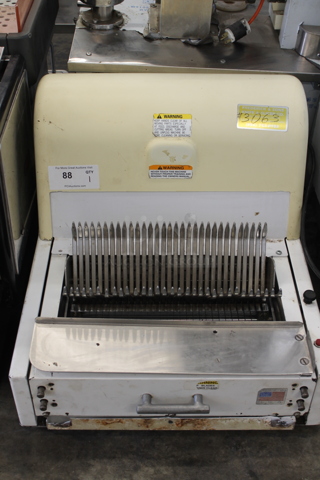 Berkel MB 1/2 Metal Commercial Countertop Bread Loaf Slicer. 115 Volts, 1 Phase. Tested and Working!