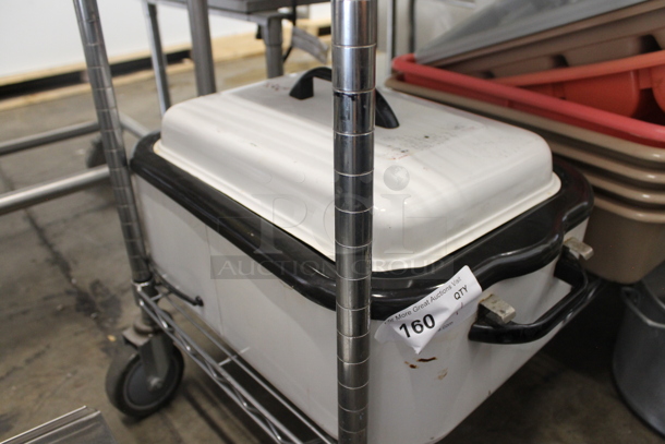 Hamilton Beach RO07 White and Black Metal Slow Cooker. 120 Volts, 1 Phase. - Image 2 of 6