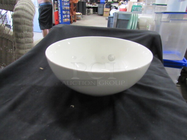 9 Inch Serving Bowl. 7XBID