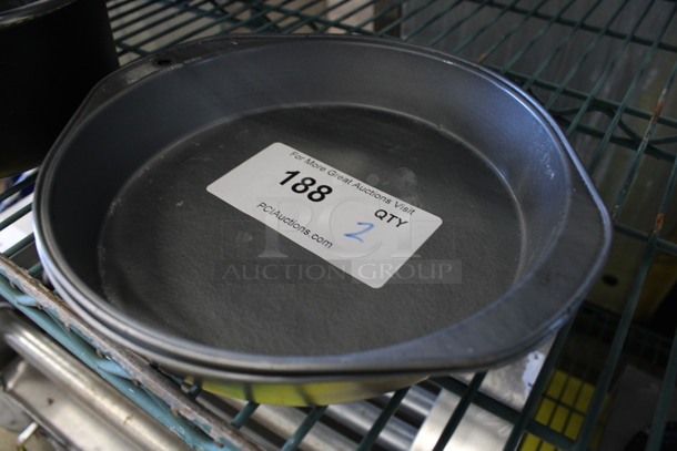 2 Metal Round Baking Pans. 9.5x8.5x1.5. 2 Times Your Bid! - Image 2 of 2