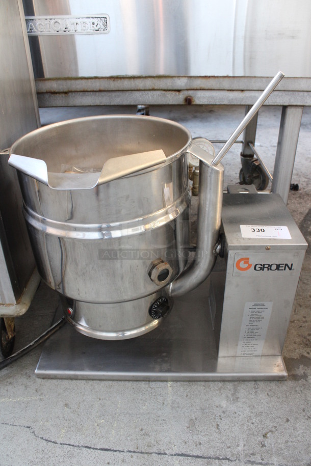 Groen Model TDB/7-20 Stainless Steel Commercial Countertop Electric Powered 20 Quart Tilting Steam Kettle. Includes Manual. 208/240 Volts, 3 Phase. 25x20x27