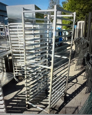 One Aluminum Speed Rack On Casters. 20.5X26X69