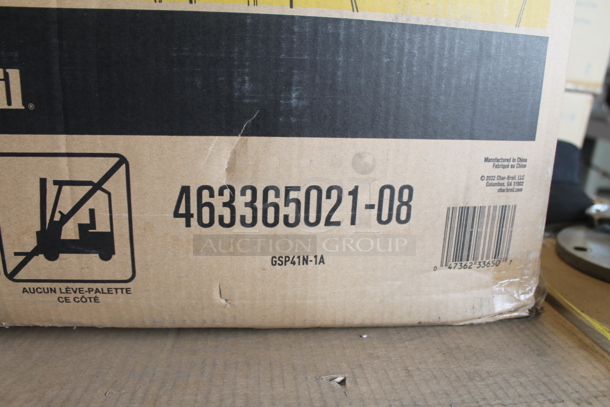 BRAND NEW SCRATCH AND DENT! Char-Broil 2582843 Metal 4 Burner Propane Gas Powered Grill. Stock Picture Used as Gallery. - Image 7 of 8