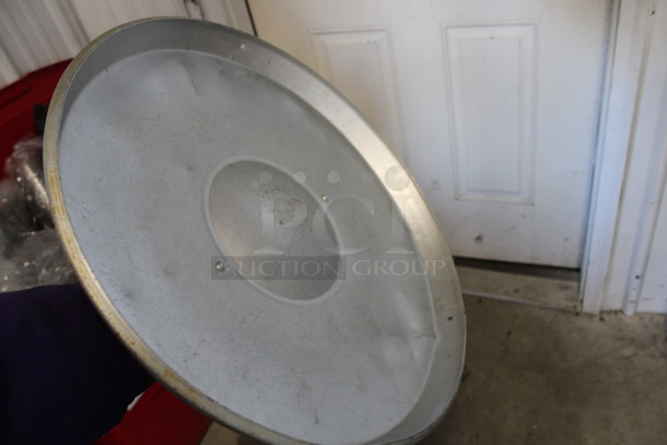 Metal Round Lid. 18x18x4 - Image 3 of 3
