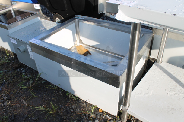 BRAND NEW SCRATCH AND DENT! Stainless Steel Commercial Ice Bin. No Legs. - Image 3 of 3