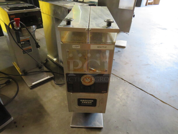One Bunn O Matic Precision Grinder. Small Crack See Pic. Model# G92T. 120 Volt. 8X18X27 - Image 1 of 4