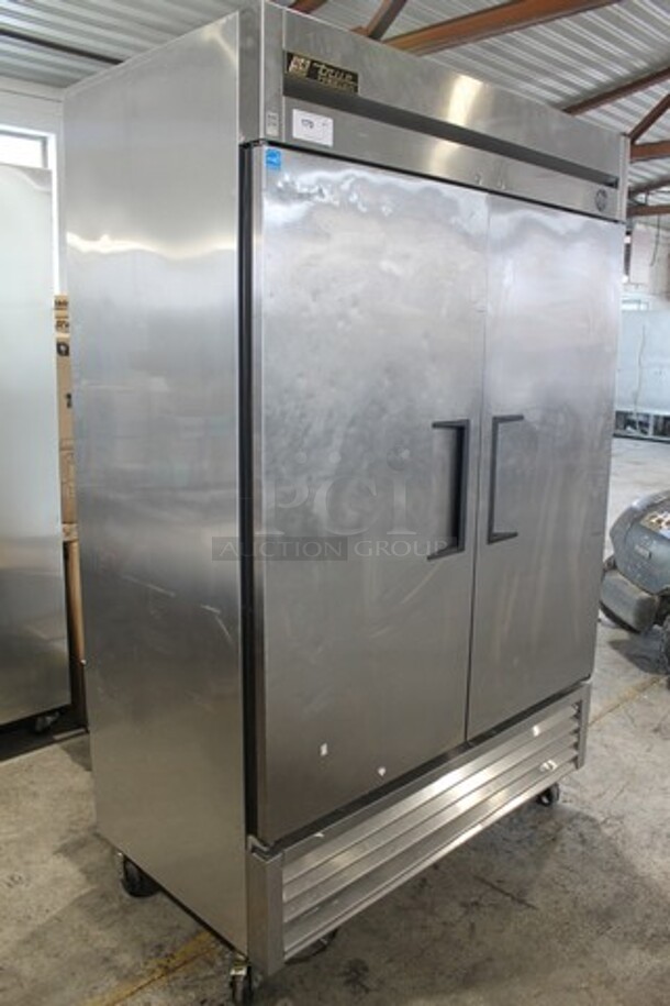 2014 True T-49F ENERGY STAR Stainless Steel Commercial 2 Door Reach In Freezer w/ Poly Coated Racks on Commercial Casters. 115 Volts, 1 Phase. Tested and Working! - Image 3 of 10