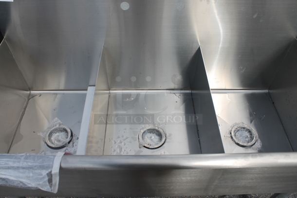 BRAND NEW SCRATCH AND DENT! Stainless Steel Commercial 3 Bay Sink. Bays 16x21 - Image 2 of 3