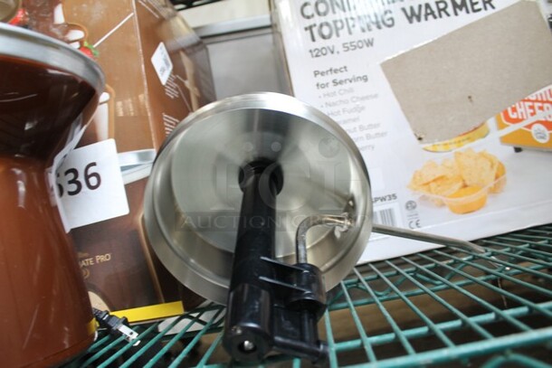 BRAND NEW SCRATCH AND DENT! Carnival King 382HSPW35 Stainless Steel Electric Countertop 3.5 Quart Condiment And Topping Warmer With Pump. 120V. Tested And Working! - Image 5 of 8