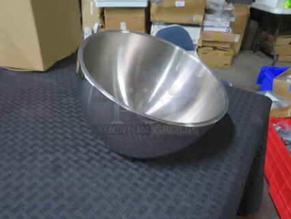 One NEW Vollrath 1.9 Quart Stainless Steel Double Wall Angled Bowl. #47651
