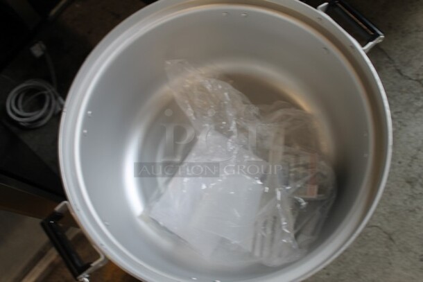 BRAND NEW SCRATCH AND DENT! Emperor's Select 478EGRC140NG Metal Commercial Countertop Natural Gas Powered Rice Cooker. 28,000 BTU. Tested and Working! - Image 8 of 10