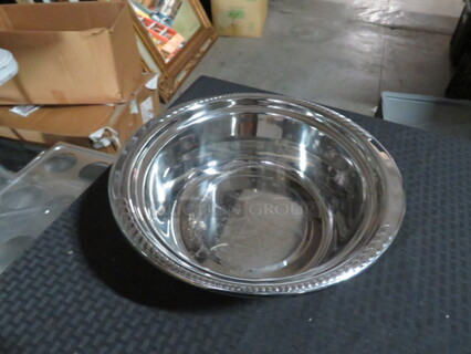 One NEW Vollrath Miramar 4 Quart 4 Inch Deep Decorative Round Stainless Steel Food Pan. #8230510. 92.99.