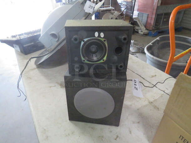 Assorted Speaker. 2XBID - Image 1 of 1
