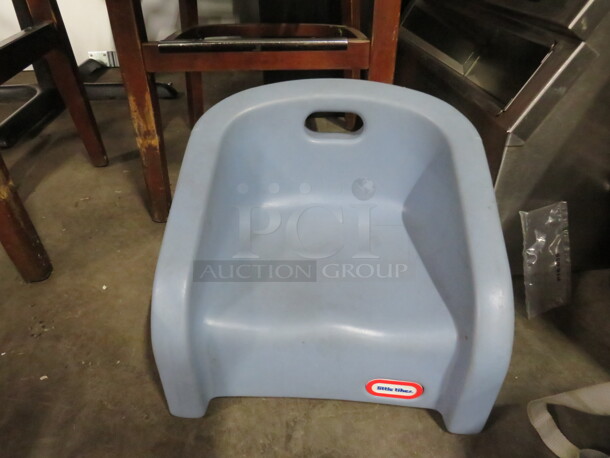 One Booster Seat. - Image 1 of 1