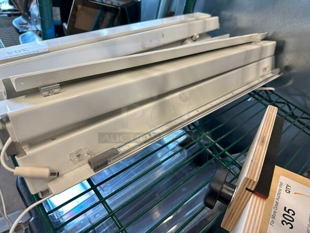 ALL ONE MONEY! Lot of 12 Display Case Lights - Image 3 of 4