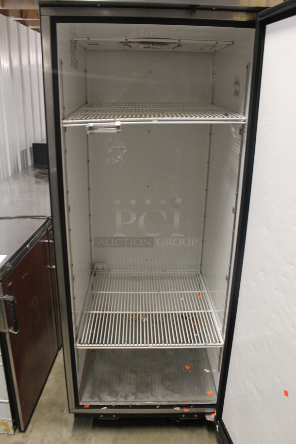2014 True TG1R-1S Commercial Stainless Steel Single Solid Door Reach-In Cooler With Polycoated Shelves. 115V, 1 Phase. Tested and Working! - Image 4 of 5