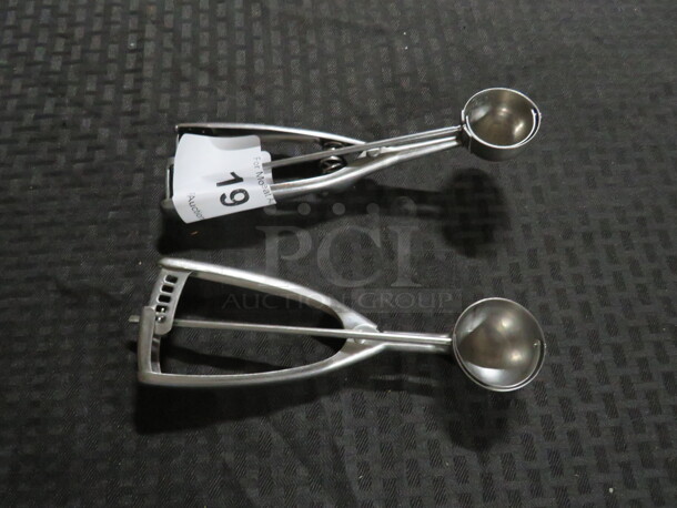 Stainless Steel Disher. 2XBID - Image 1 of 1