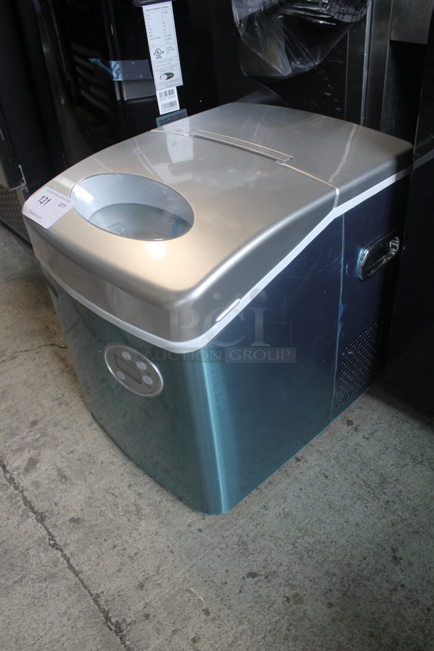 BRAND NEW SCRATCH AND DENT! Whynter IMC-490SS Compact Portable Stainless Steel Ice Maker With Scooper. 115V, 1 Phase. Tested and Working! - Image 3 of 5