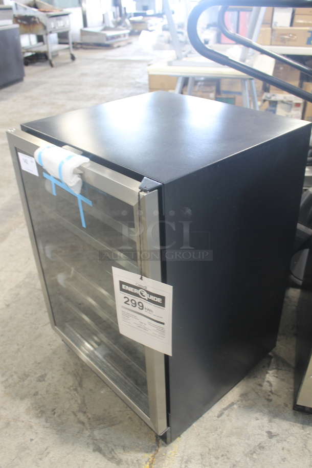 BRAND NEW SCRATCH AND DENT! Danby DWC518BLS Silhouette Wine Cooler With Glass Door Trimmed in Stainless Steel With Steel Front Pull Out Racks.115V. Tested and Working!  - Image 3 of 6