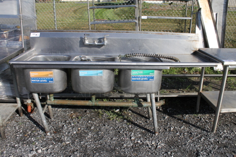 Stainless Steel Commercial 3 Bay Sink w/ Right Side Drain Board, Handles and Spray Nozzle Attachment. 