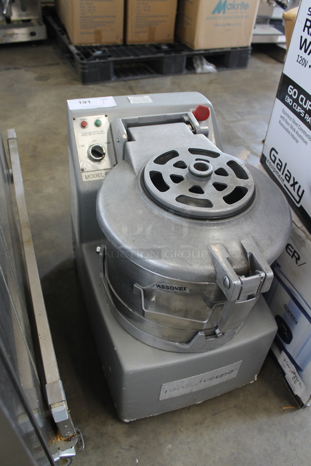 Robot Coupe R10 Metal Commercial Countertop Food Processor w/ Blade. 208-230 Volts, 1 Phase. - Image 2 of 9