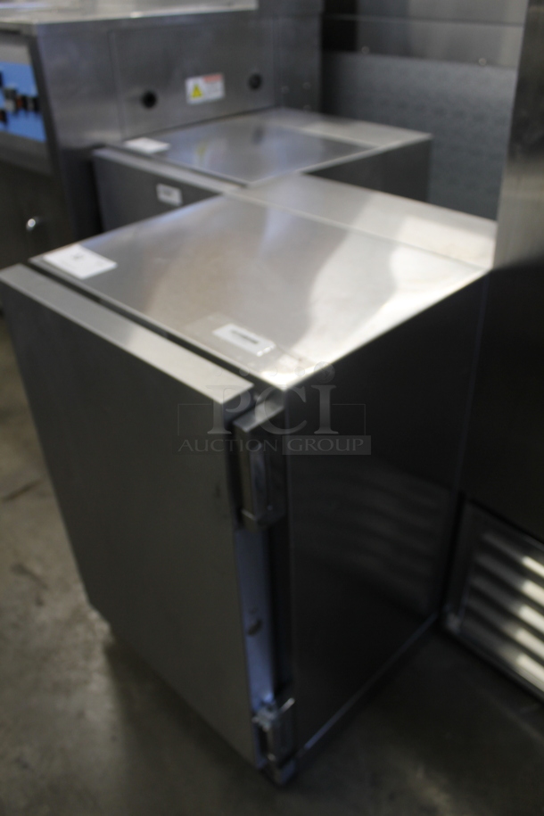 Follett Medical Grade Countertop Freezer FZR2 115 Volt, 1 Phase. Tested and Working! - Image 3 of 6