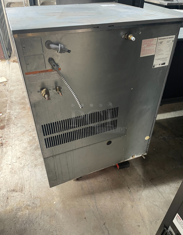 Hoshizaki KM-901MRH with URC-9F, Cresent Cuber Icemaker, Remote Cooled - Image 3 of 6
