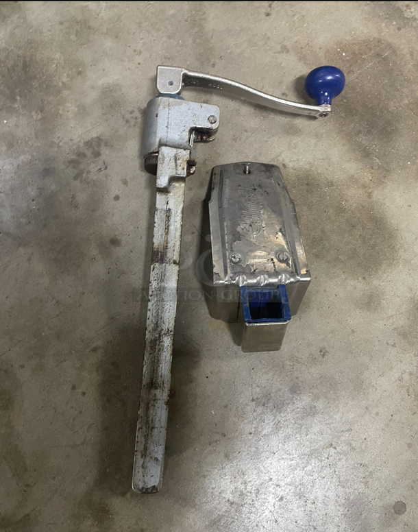 EDLUND can opener w bracket  - Image 2 of 3