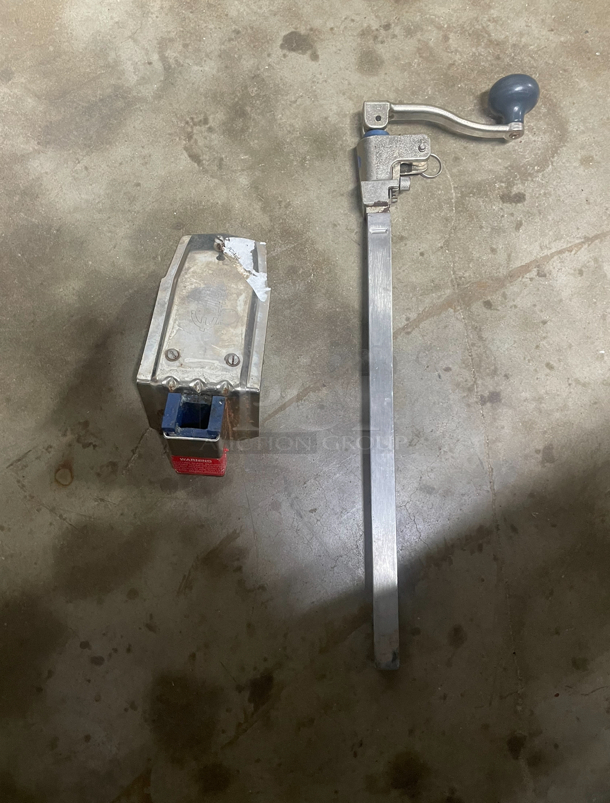 EDLUND can opener w Bracket - Image 3 of 3