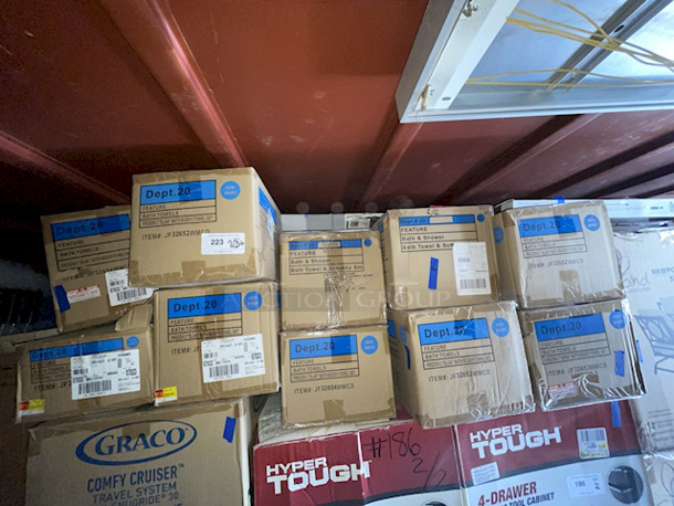 Frozen Bath Towel/Buddy Set & Bath & Shower/Bath & Scrubber Set 20+ Boxes In Total, Various Characters. 20x Your Bid.  - Image 5 of 11